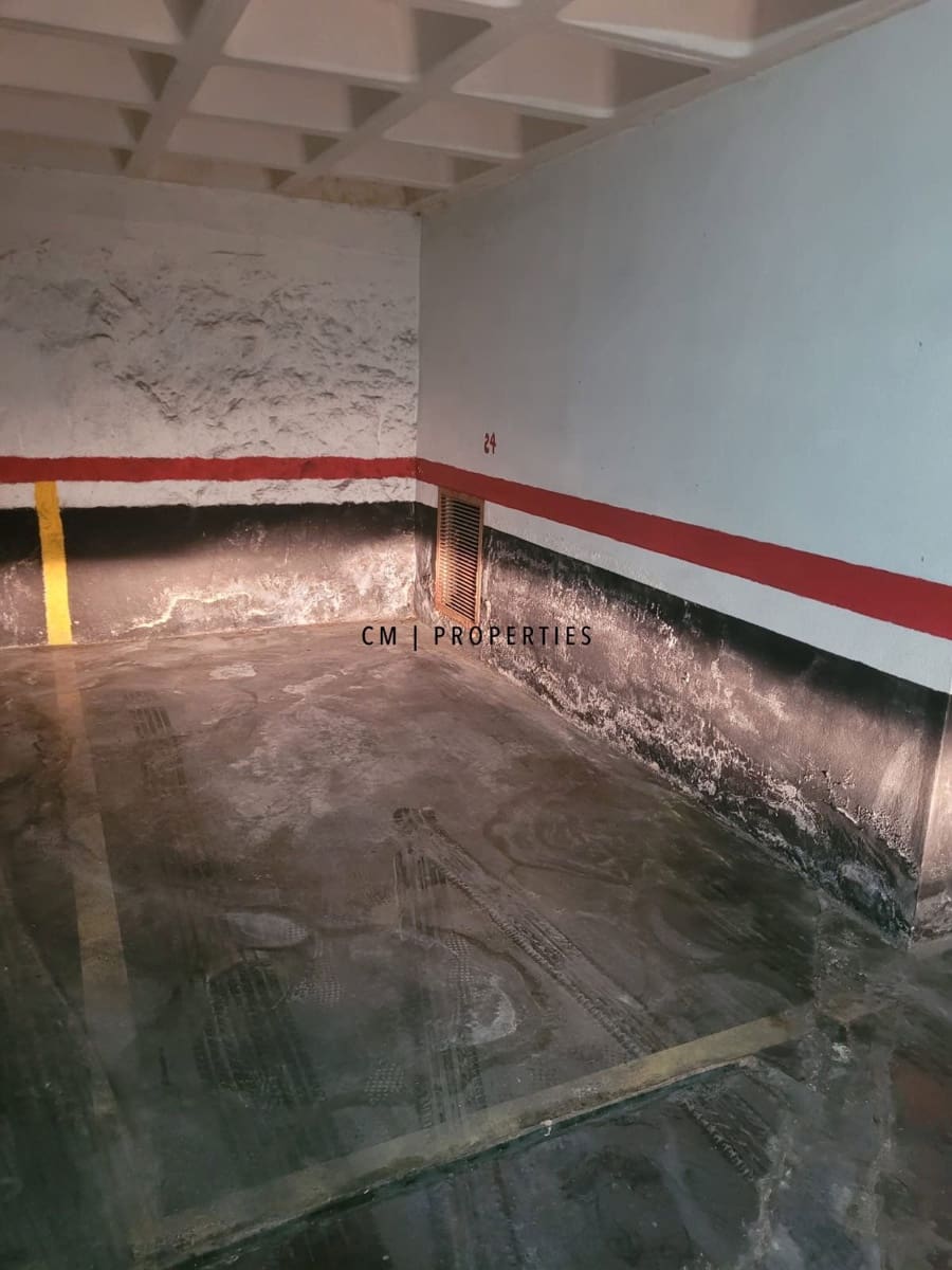 Garage til salg i Valencia by - € 40.000 (Ref: 9191611)