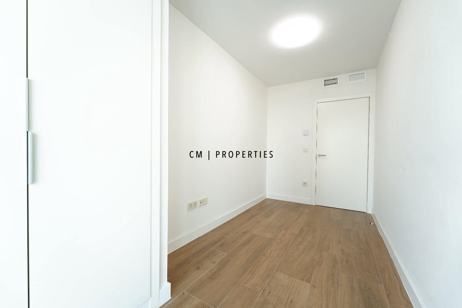 3 sypialnia Mieszkanie do wynajęcia w Miasto Walencja z basenem garażem - 4 900 € (Ref: 9191826)