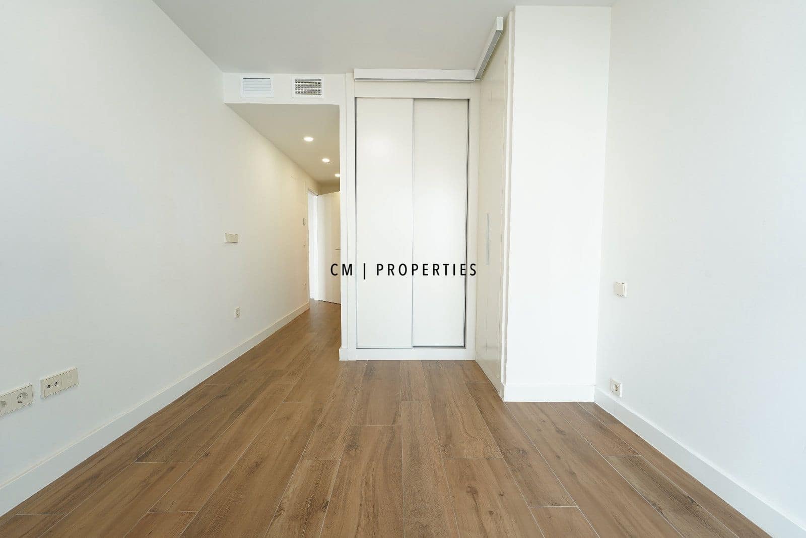 3 sypialnia Mieszkanie do wynajęcia w Miasto Walencja z basenem garażem - 4 900 € (Ref: 9191826)