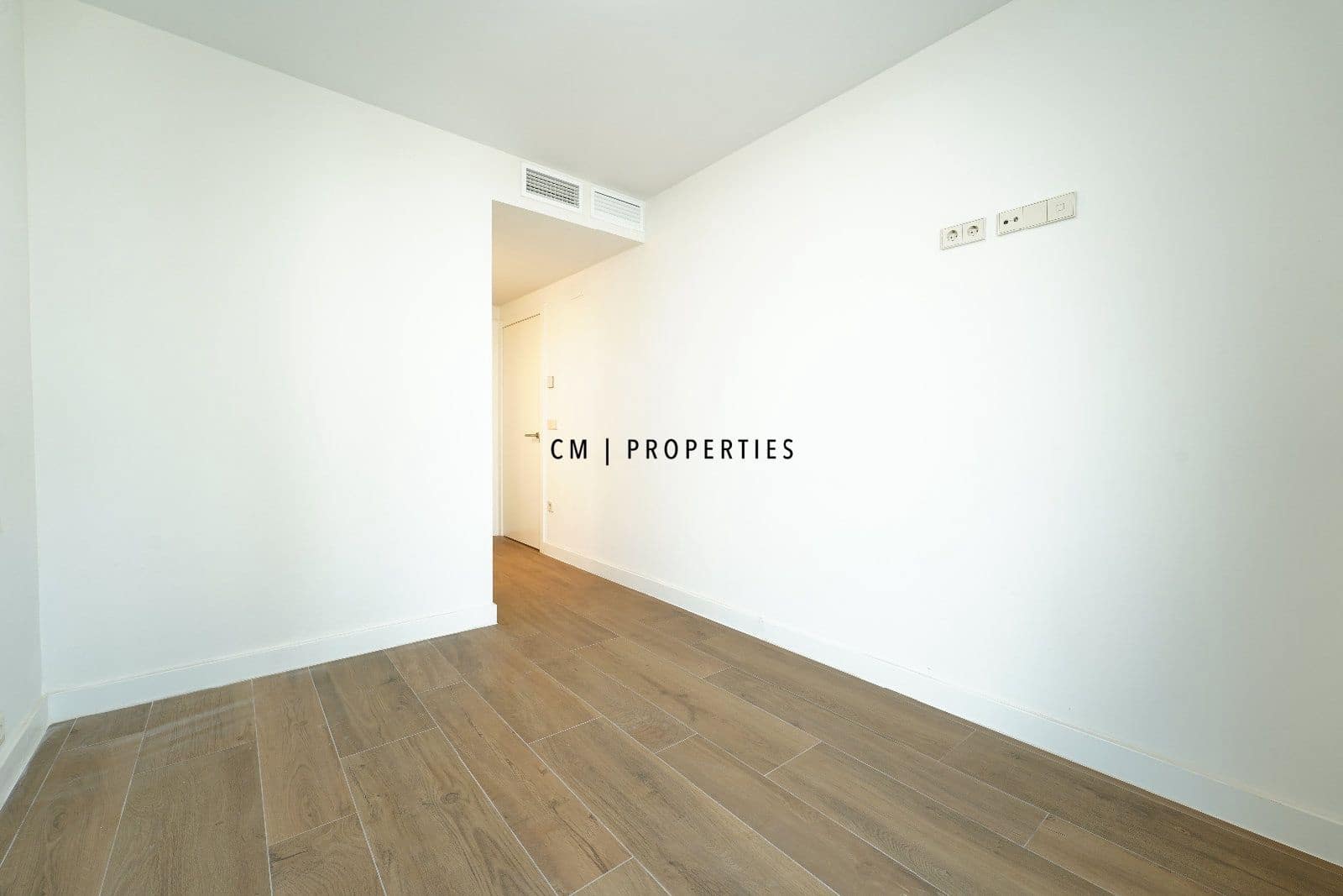 3 sypialnia Mieszkanie do wynajęcia w Miasto Walencja z basenem garażem - 4 900 € (Ref: 9191826)