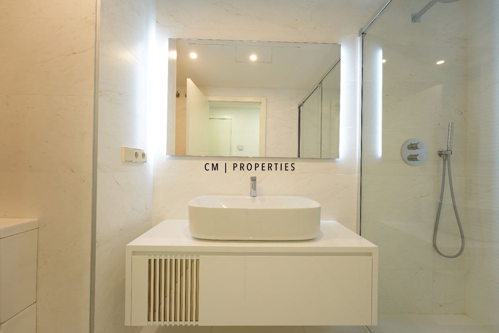 3 sypialnia Mieszkanie do wynajęcia w Miasto Walencja z basenem garażem - 4 900 € (Ref: 9191826)