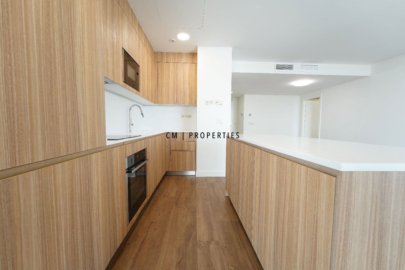 3 sypialnia Mieszkanie do wynajęcia w Miasto Walencja z basenem garażem - 4 900 € (Ref: 9191826)