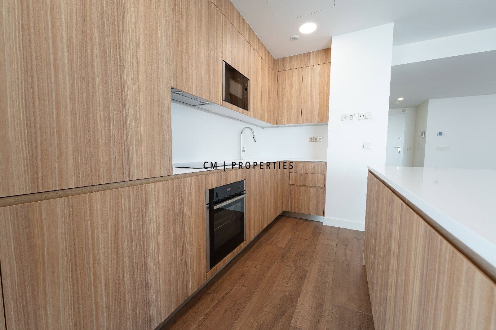 3 sypialnia Mieszkanie do wynajęcia w Miasto Walencja z basenem garażem - 4 900 € (Ref: 9191826)