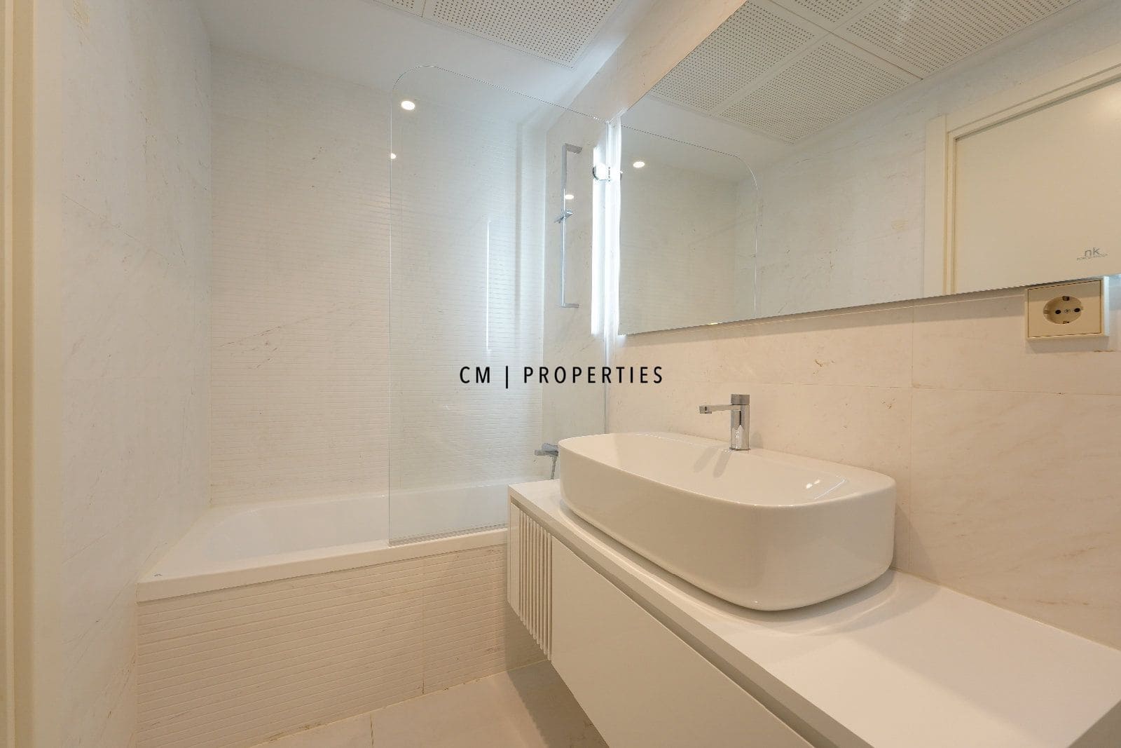 3 sypialnia Mieszkanie do wynajęcia w Miasto Walencja z basenem garażem - 4 900 € (Ref: 9191826)