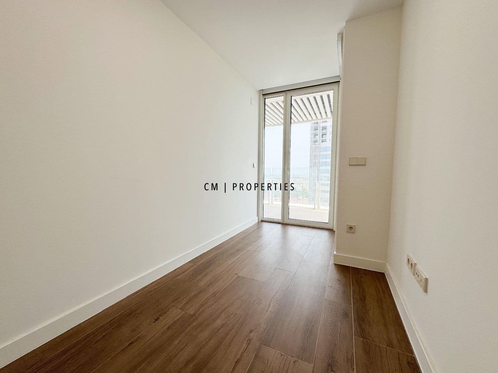 3 sypialnia Mieszkanie do wynajęcia w Miasto Walencja z basenem garażem - 4 900 € (Ref: 9191826)