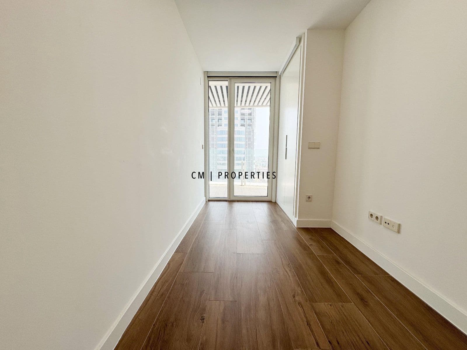 3 sypialnia Mieszkanie do wynajęcia w Miasto Walencja z basenem garażem - 4 900 € (Ref: 9191826)