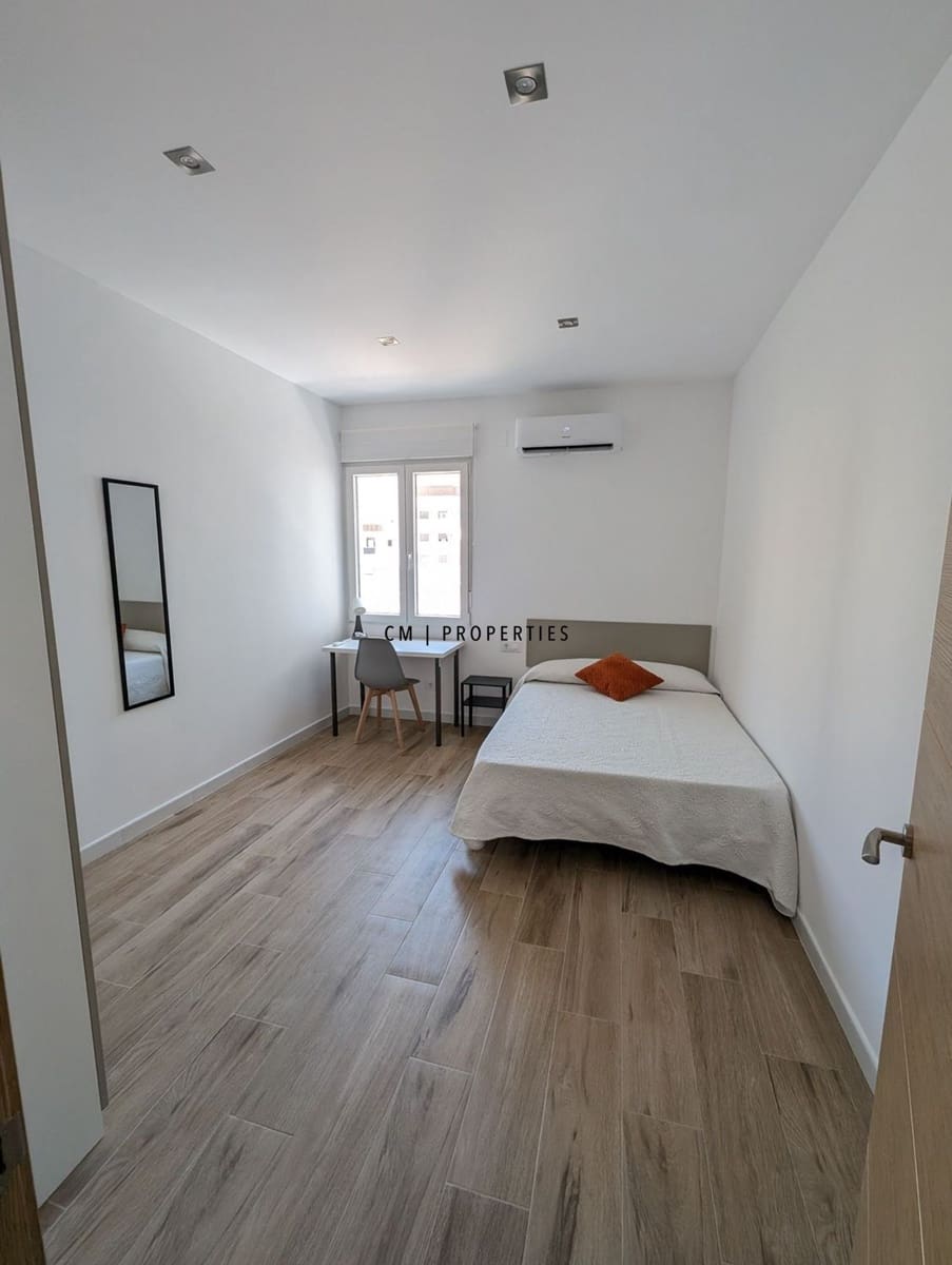 4 bedroom Flat for rent in Valencia city - € 2,000 (Ref: 9193086)