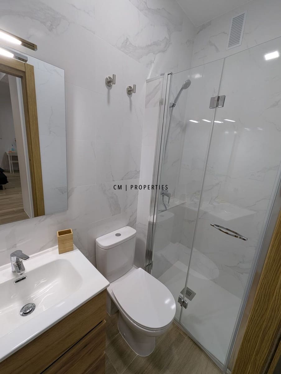 4 bedroom Flat for rent in Valencia city - € 2,000 (Ref: 9193086)