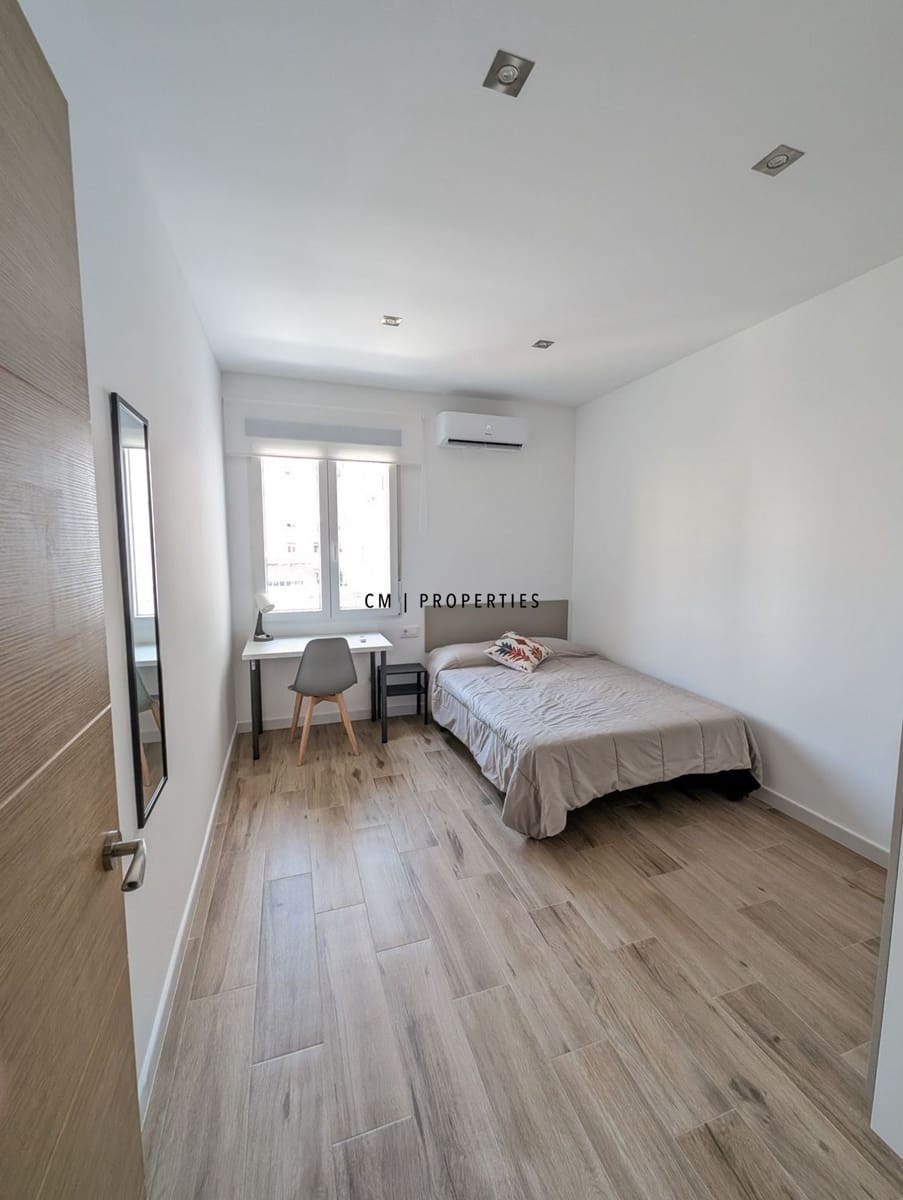 4 bedroom Flat for rent in Valencia city - € 2,000 (Ref: 9193086)