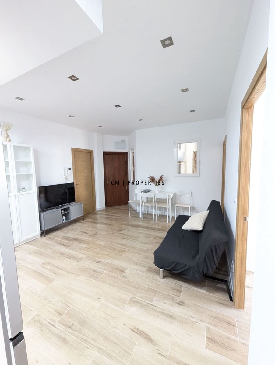 4 bedroom Flat for rent in Valencia city - € 2,000 (Ref: 9193086)