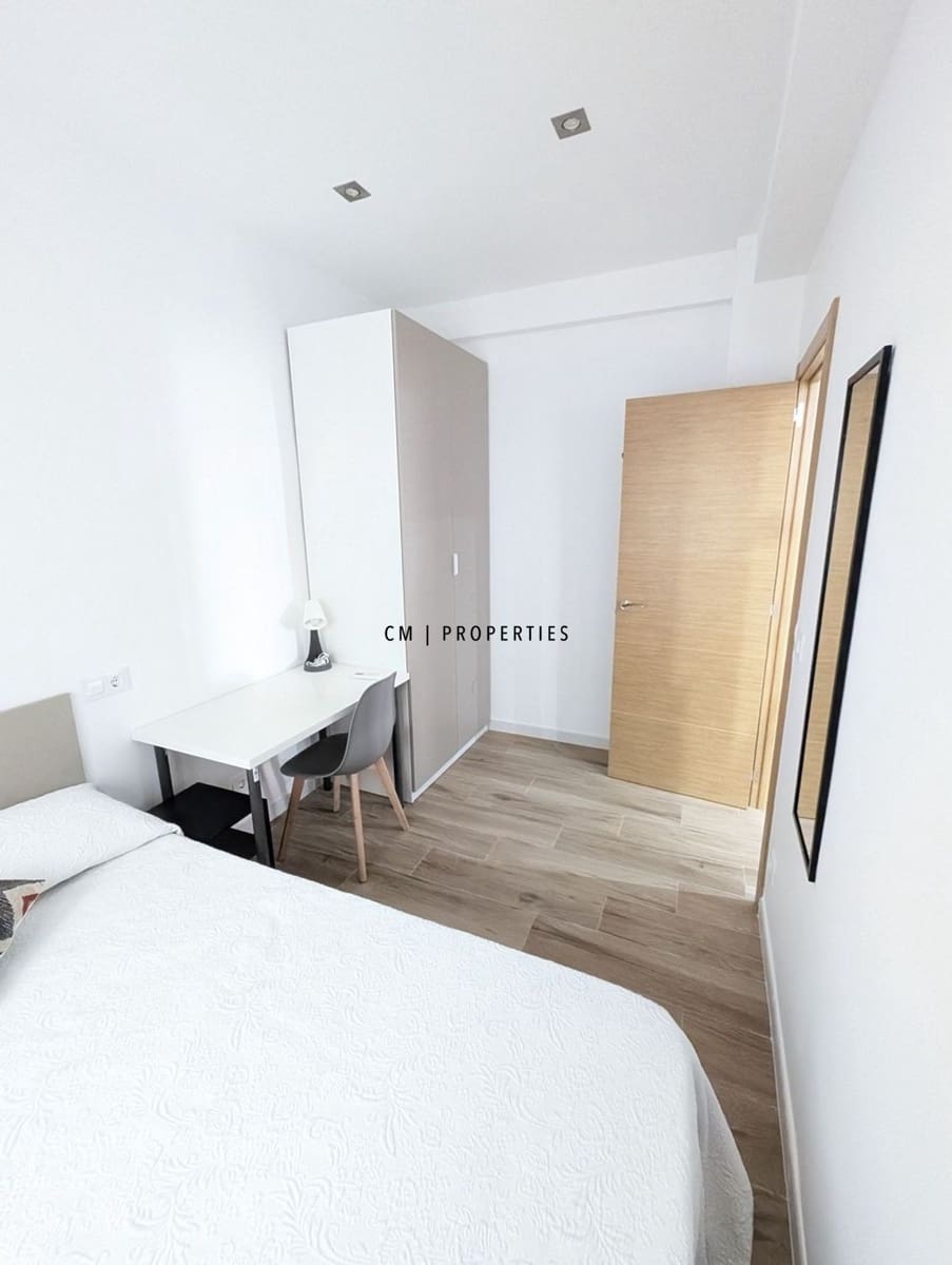 4 bedroom Flat for rent in Valencia city - € 2,000 (Ref: 9193086)