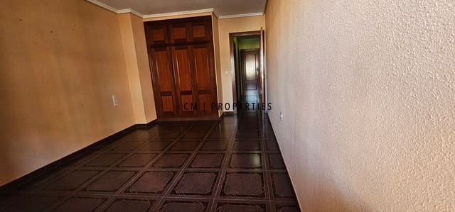 4 bedroom Flat for rent in Sagunto / Sagunt - € 1,600 (Ref: 9203418)