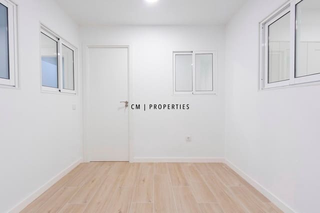 Commercial for sale in Burjassot - € 130,000 (Ref: 9221620)