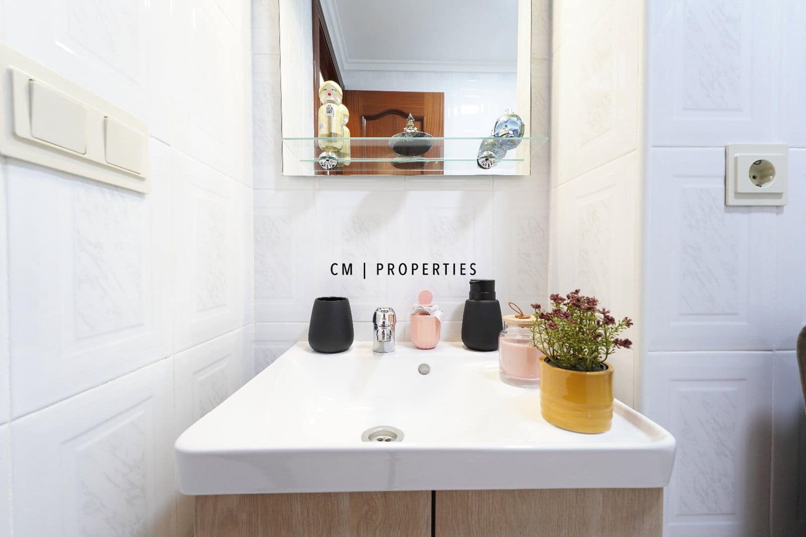 Piso de 4 habitaciones en València ciudad en venta - 410.000 € (Ref: 9223606)