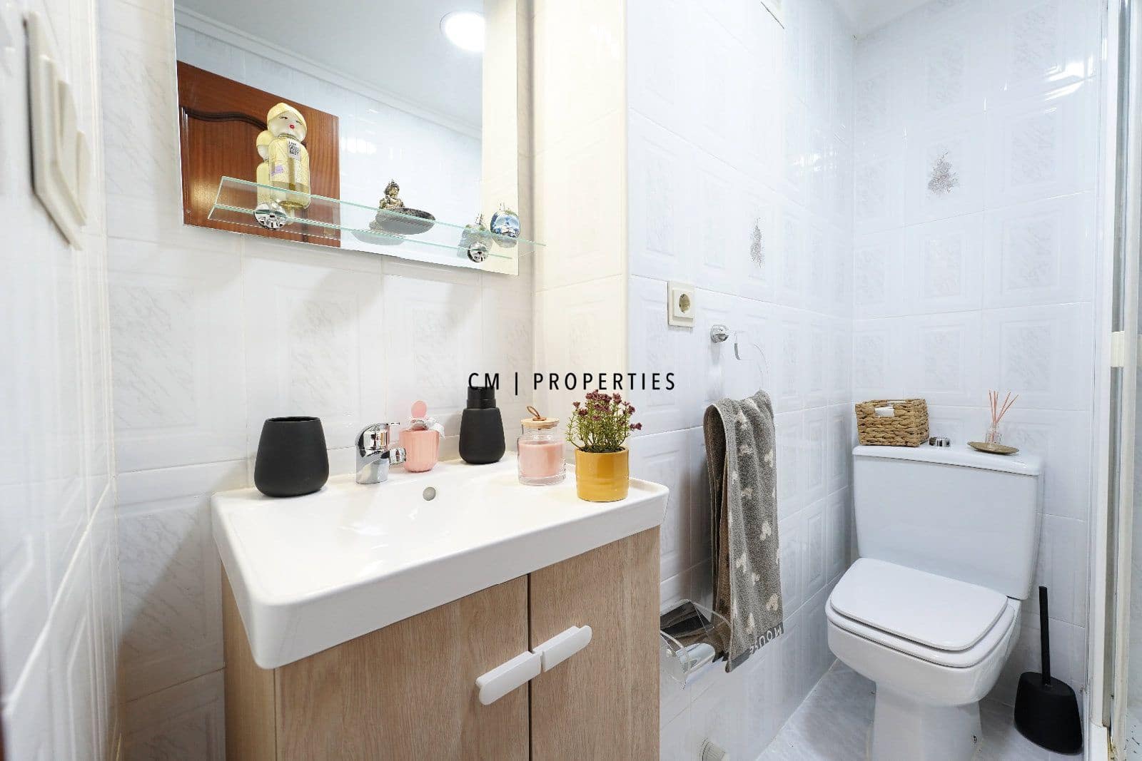 Piso de 4 habitaciones en València ciudad en venta - 410.000 € (Ref: 9223606)