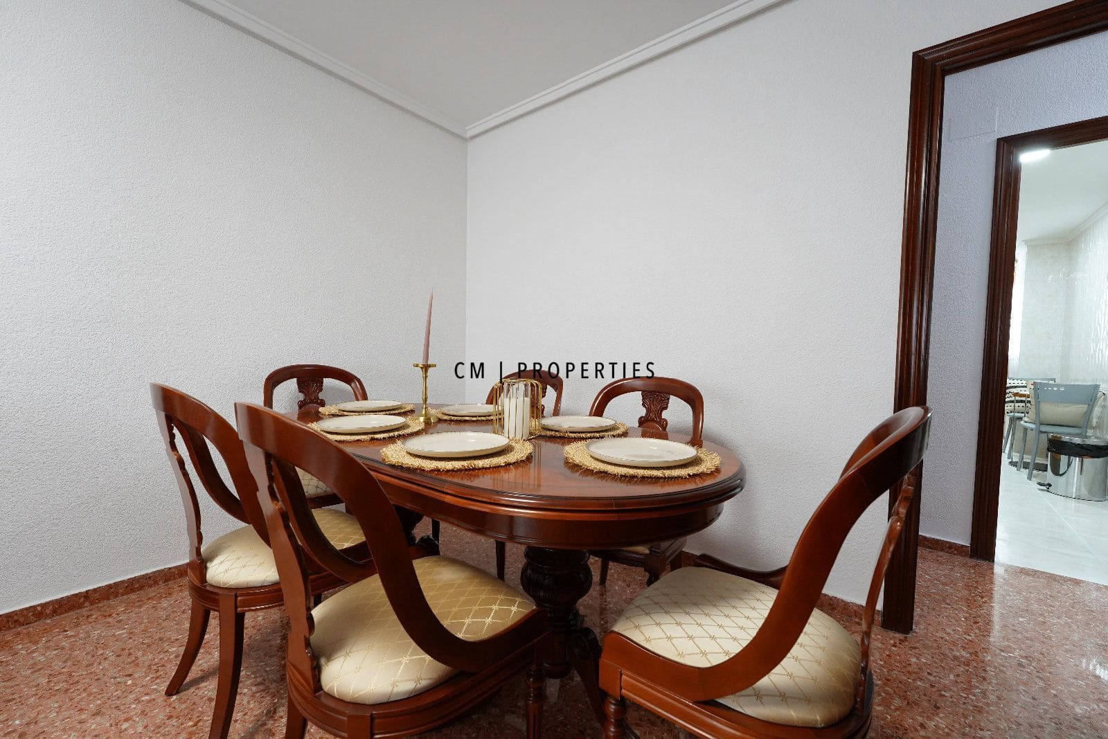 Piso de 4 habitaciones en València ciudad en venta - 410.000 € (Ref: 9223606)