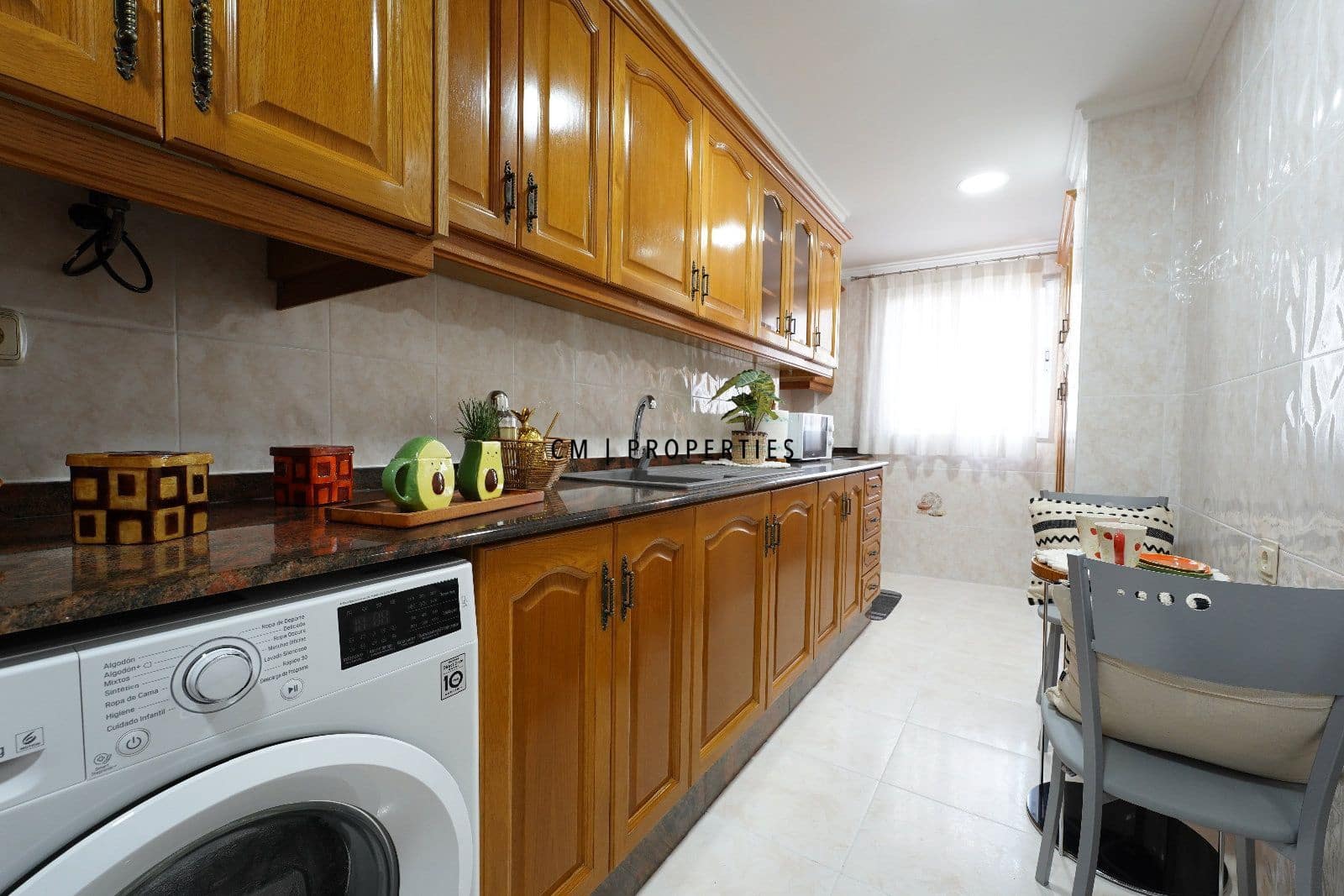 Piso de 4 habitaciones en València ciudad en venta - 410.000 € (Ref: 9223606)