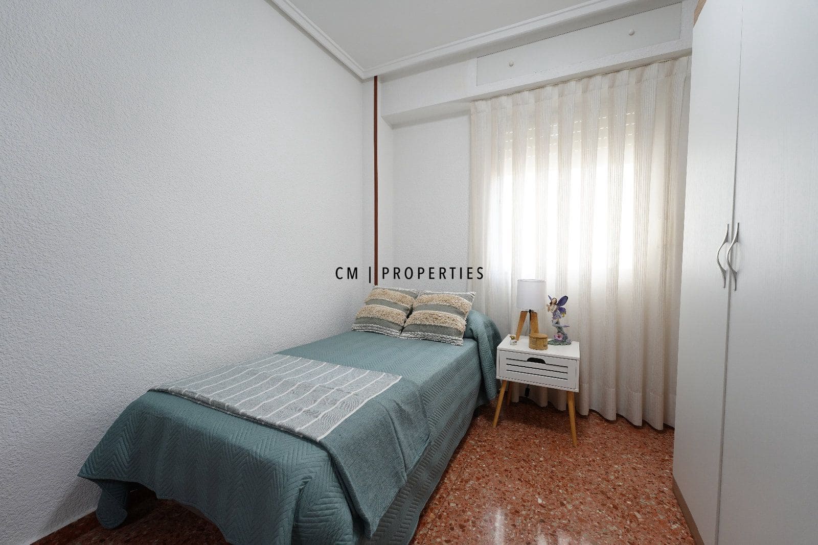 Piso de 4 habitaciones en València ciudad en venta - 410.000 € (Ref: 9223606)