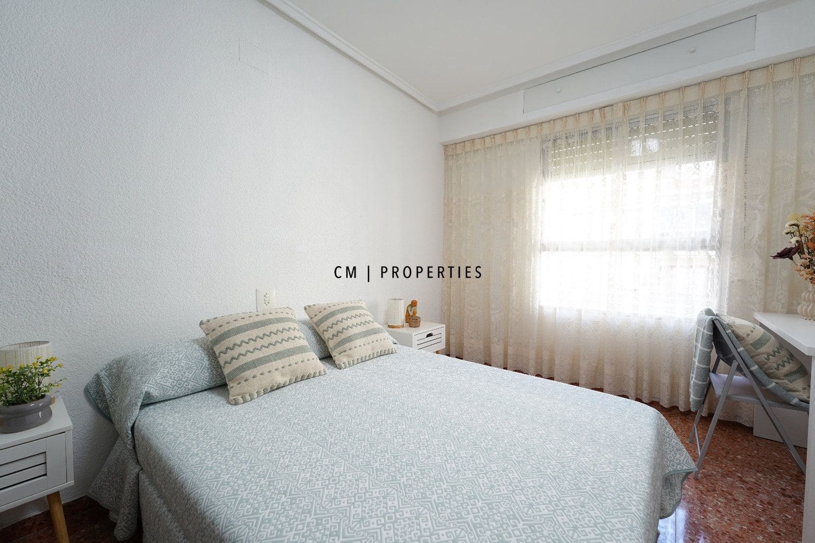 Piso de 4 habitaciones en València ciudad en venta - 410.000 € (Ref: 9223606)