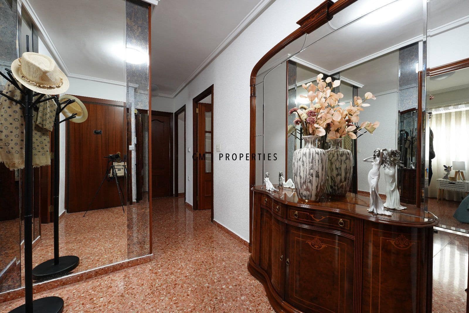 Piso de 4 habitaciones en València ciudad en venta - 410.000 € (Ref: 9223606)