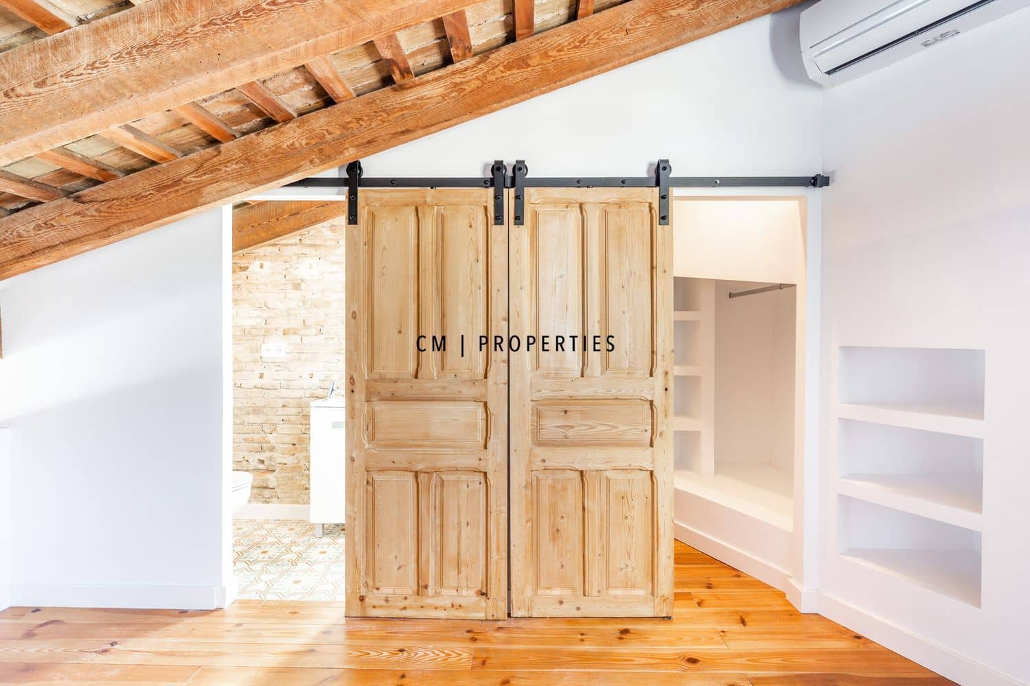 2 bedroom Flat for rent in Valencia city - € 1,950 (Ref: 9237857)