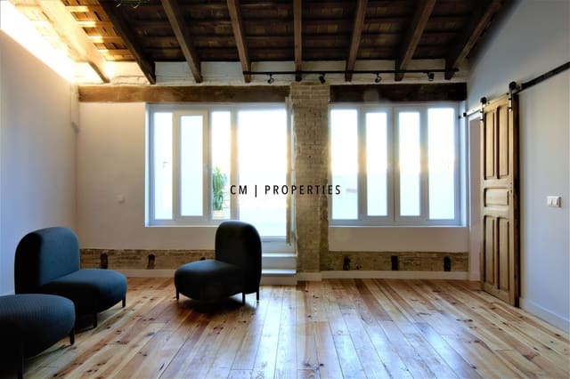 2 bedroom Flat for rent in Valencia city - € 1,950 (Ref: 9237857)