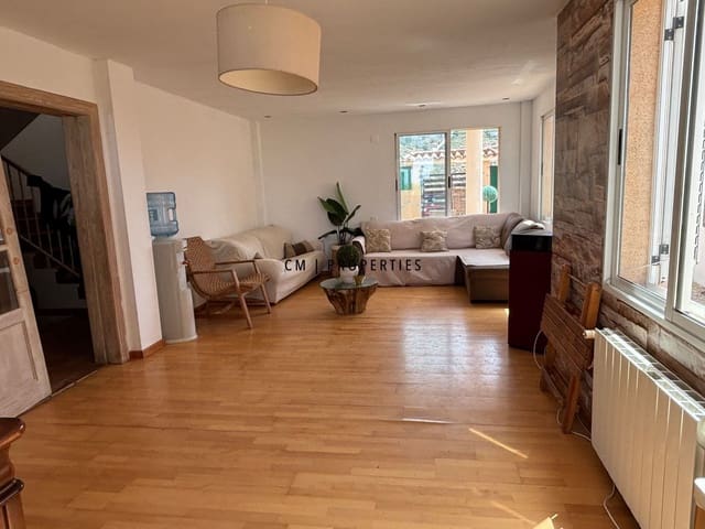 4 quarto Moradia para venda em Chiva com piscina garagem - 450 000 € (Ref: 9254406)