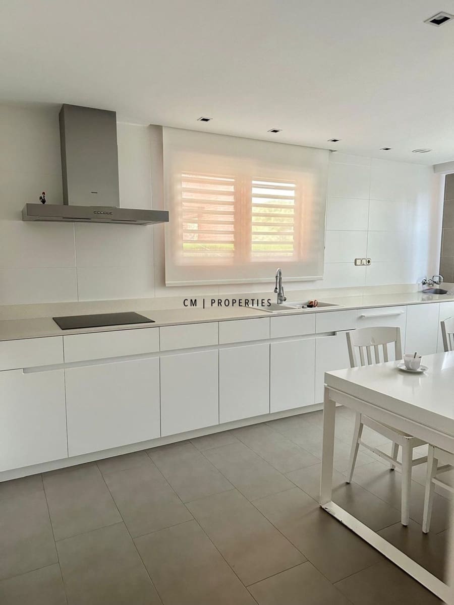 6 bedroom Villa for rent in Betera with pool garage - € 3,900 (Ref: 9278714)