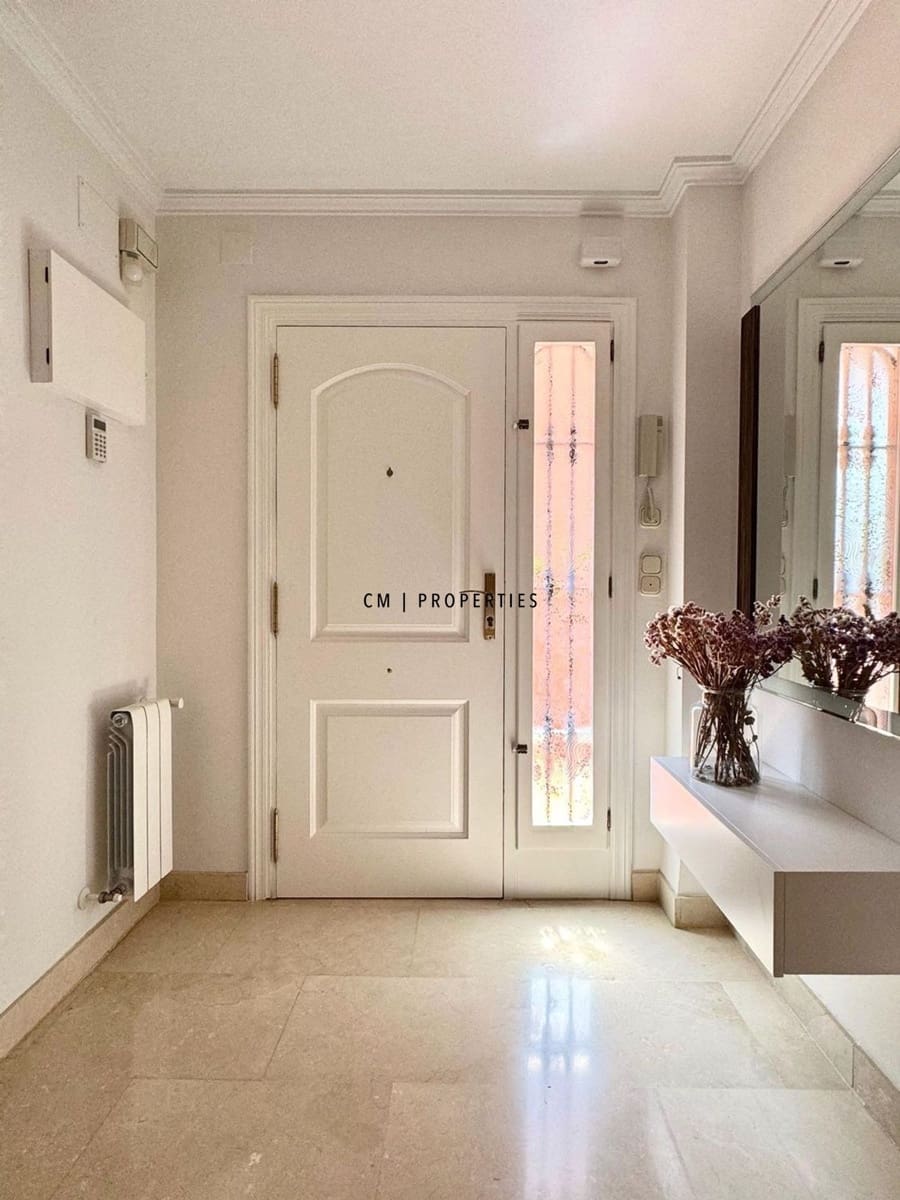 6 bedroom Villa for rent in Betera with pool garage - € 3,900 (Ref: 9278714)