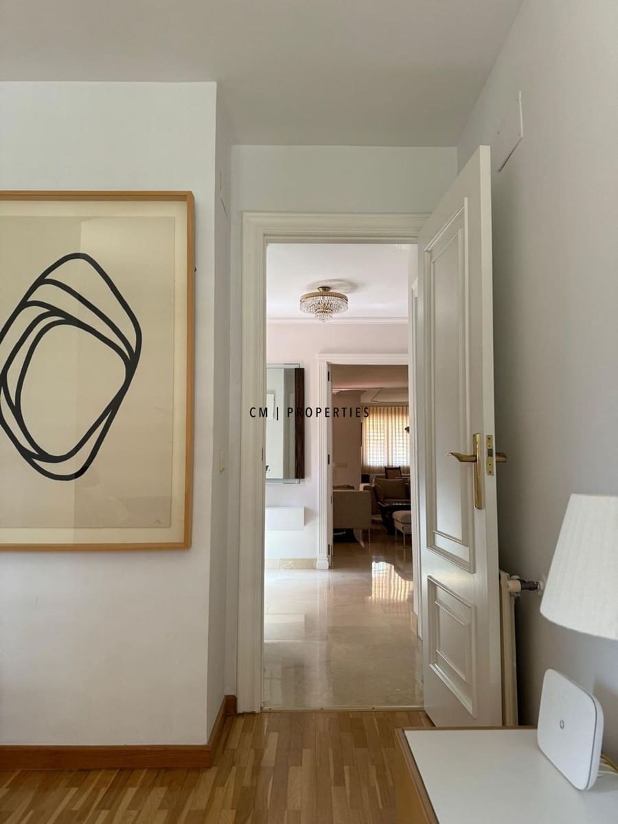 6 bedroom Villa for rent in Betera with pool garage - € 3,900 (Ref: 9278714)