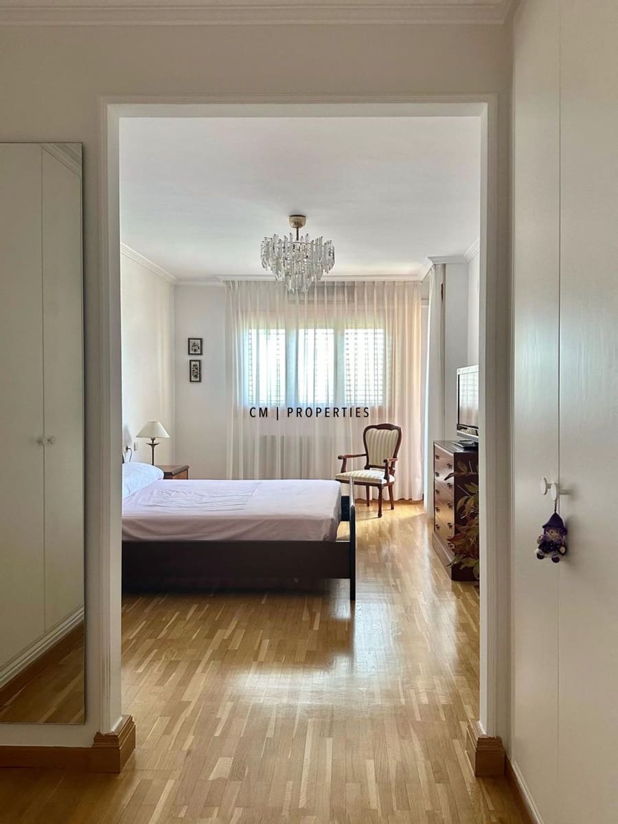 6 bedroom Villa for rent in Betera with pool garage - € 3,900 (Ref: 9278714)