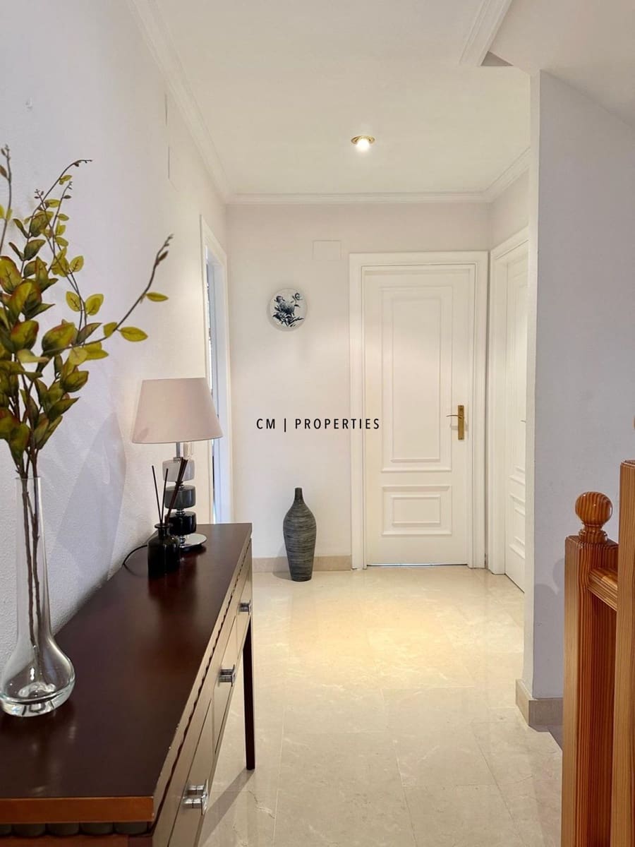 6 bedroom Villa for rent in Betera with pool garage - € 3,900 (Ref: 9278714)