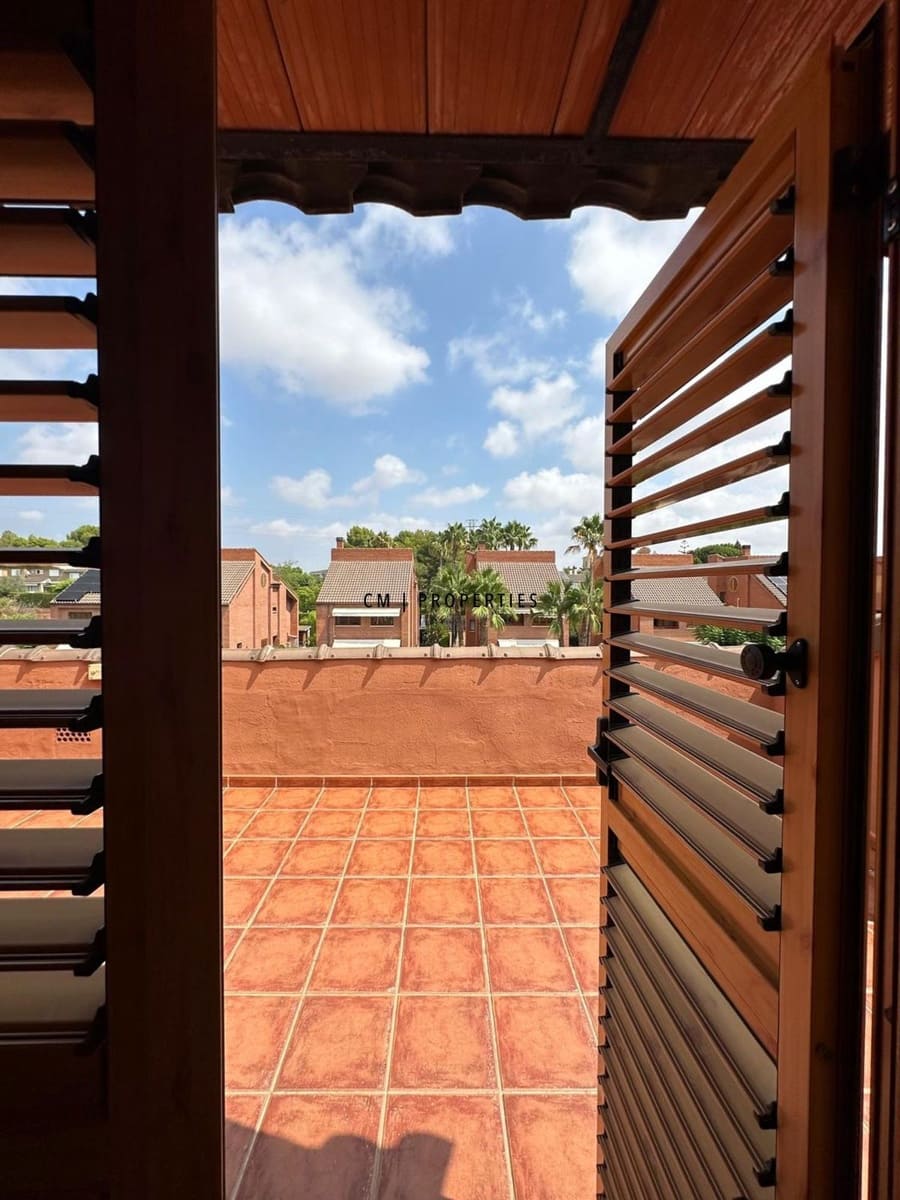 6 bedroom Villa for rent in Betera with pool garage - € 3,900 (Ref: 9278714)