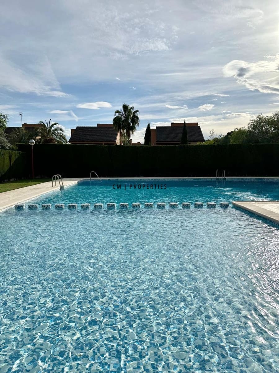 6 bedroom Villa for rent in Betera with pool garage - € 3,900 (Ref: 9278714)