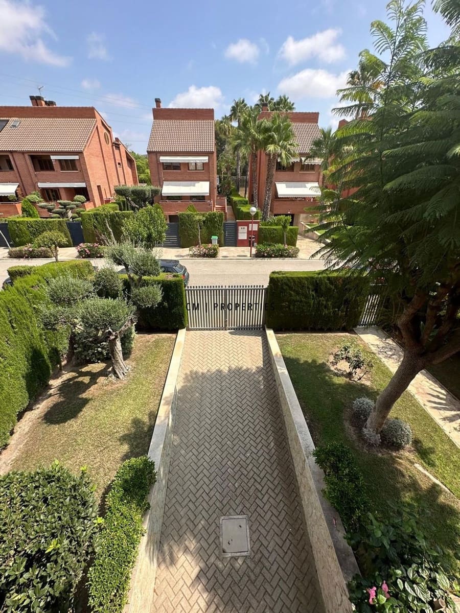 6 bedroom Villa for rent in Betera with pool garage - € 3,900 (Ref: 9278714)