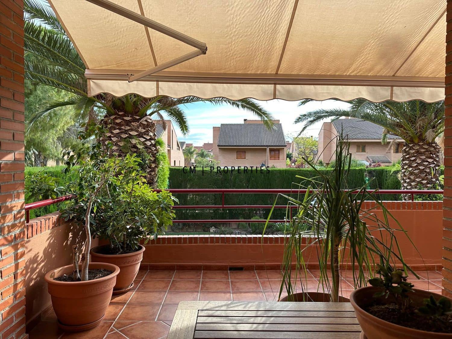 6 bedroom Villa for rent in Betera with pool garage - € 3,900 (Ref: 9278714)