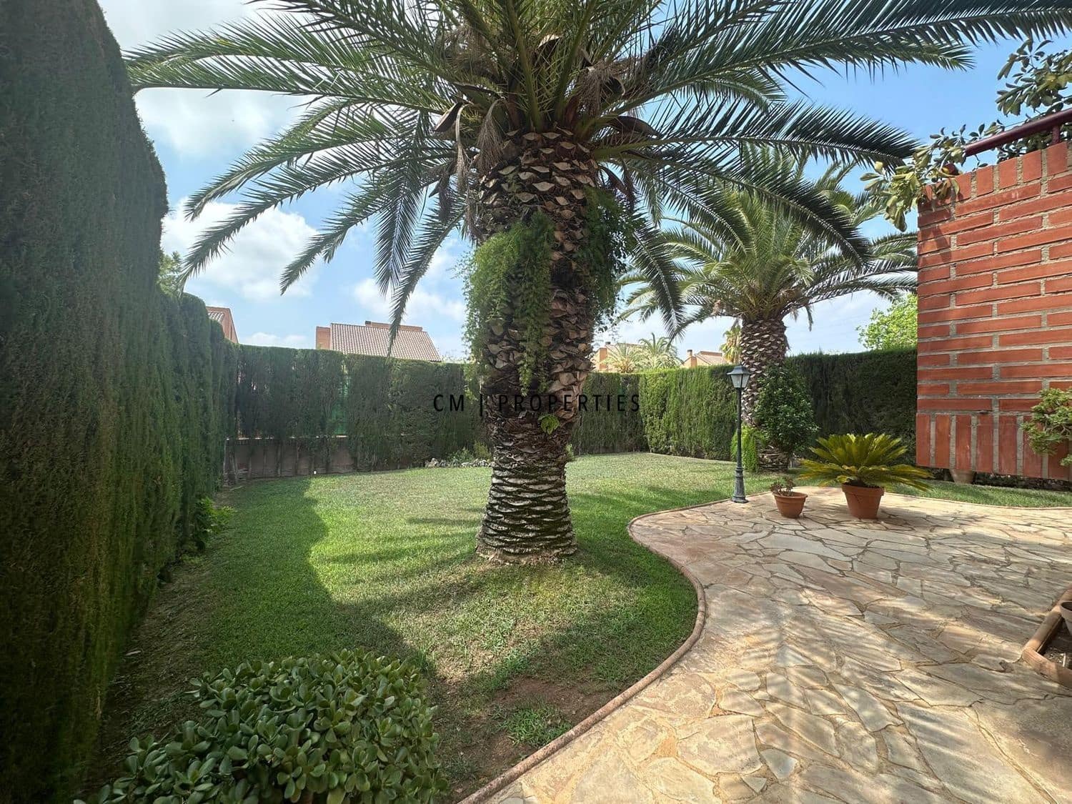 6 bedroom Villa for rent in Betera with pool garage - € 3,900 (Ref: 9278714)