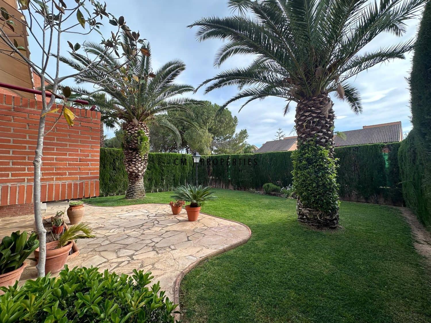 6 bedroom Villa for rent in Betera with pool garage - € 3,900 (Ref: 9278714)