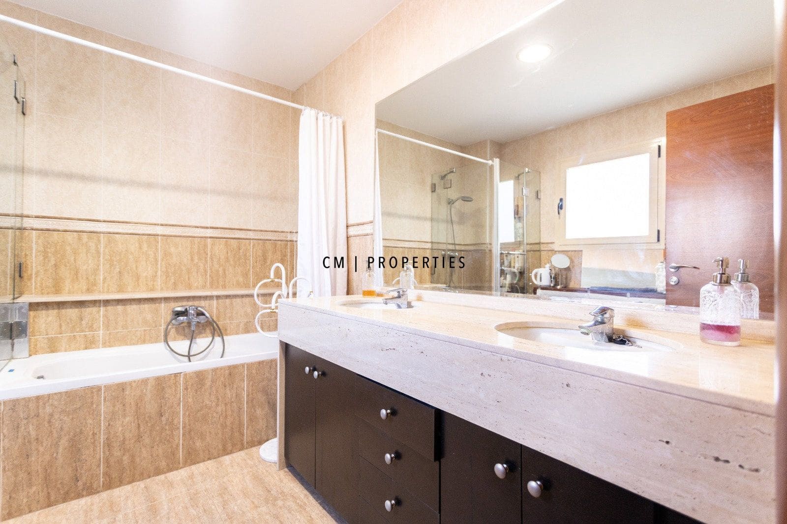 5 soveværelse Villa til salg i Betera med swimmingpool garage - € 750.000 (Ref: 9279750)