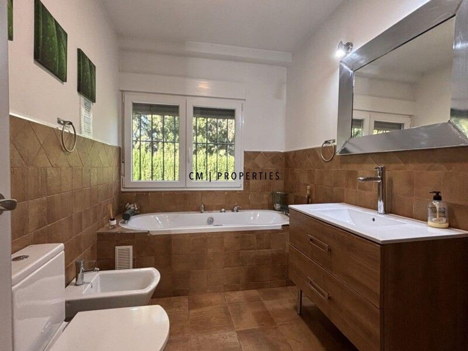 3 soveværelse Villa til leje i Olocau med swimmingpool garage - € 2.000 (Ref: 9279850)