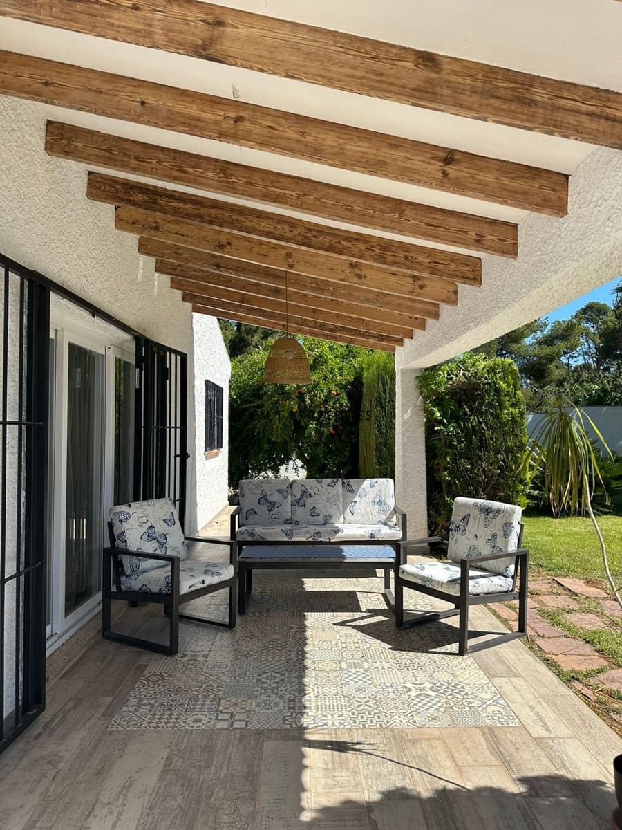 3 soveværelse Villa til leje i Olocau med swimmingpool garage - € 2.000 (Ref: 9279850)