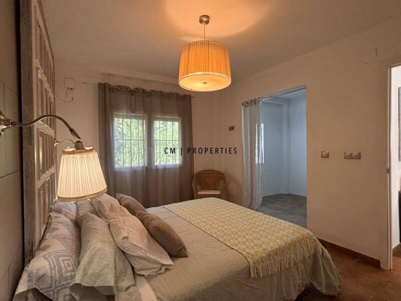 3 soveværelse Villa til leje i Olocau med swimmingpool garage - € 2.000 (Ref: 9279850)