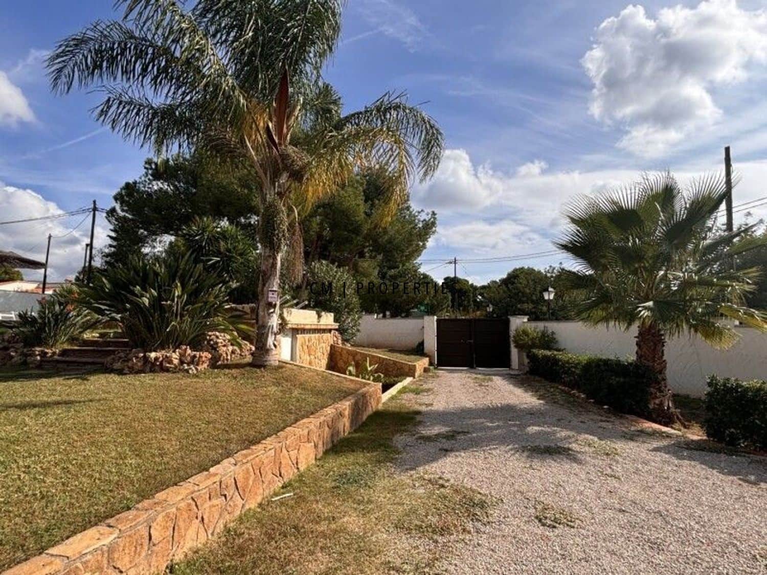 3 soveværelse Villa til leje i Olocau med swimmingpool garage - € 2.000 (Ref: 9279850)