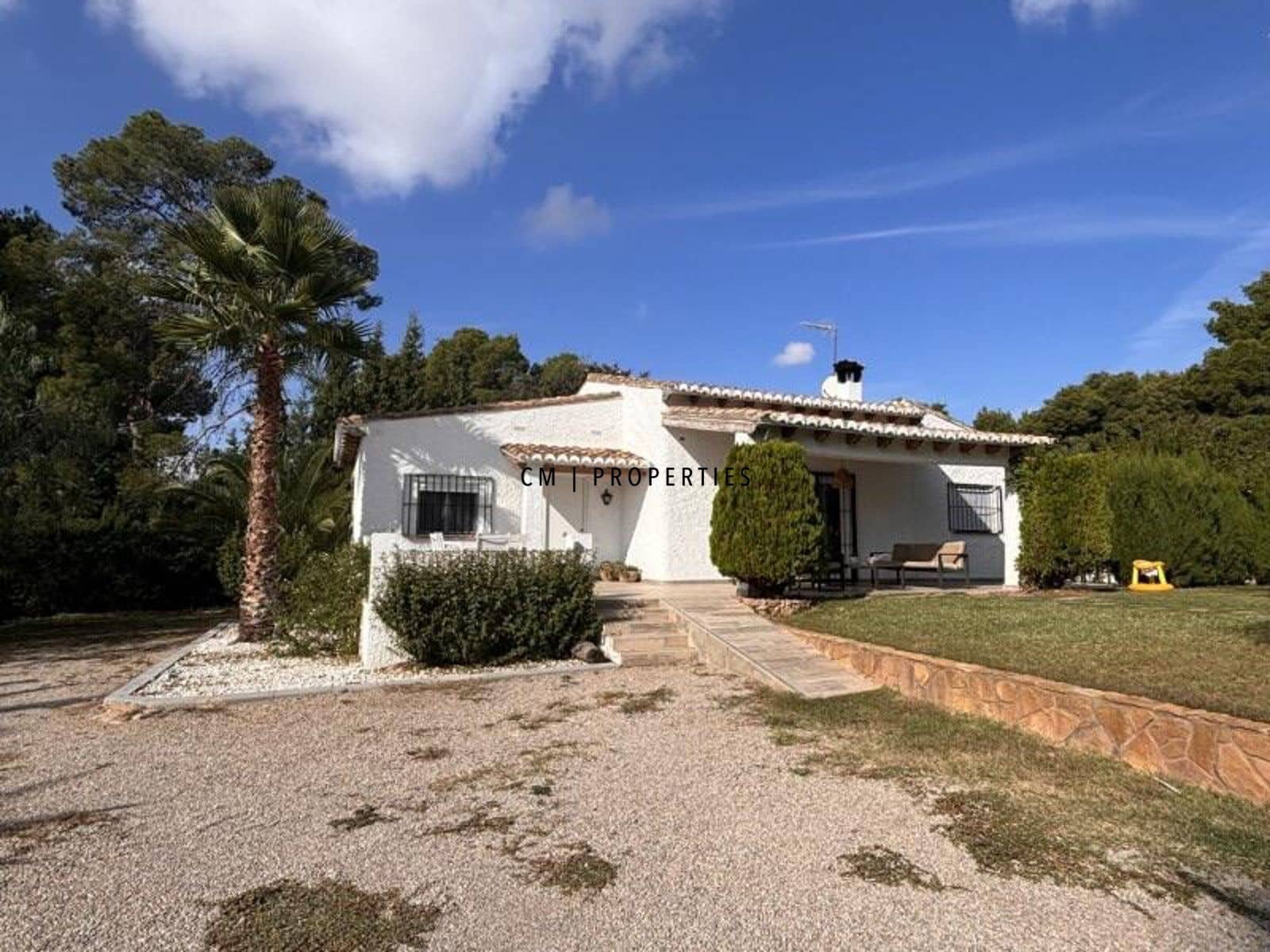 3 soveværelse Villa til leje i Olocau med swimmingpool garage - € 2.000 (Ref: 9279850)