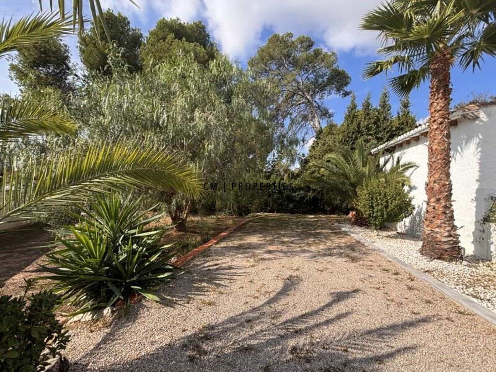 3 soveværelse Villa til leje i Olocau med swimmingpool garage - € 2.000 (Ref: 9279850)