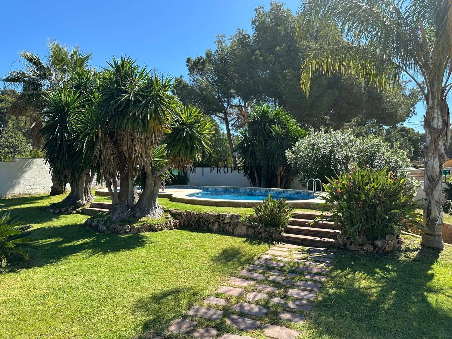 3 soveværelse Villa til leje i Olocau med swimmingpool garage - € 2.000 (Ref: 9279850)