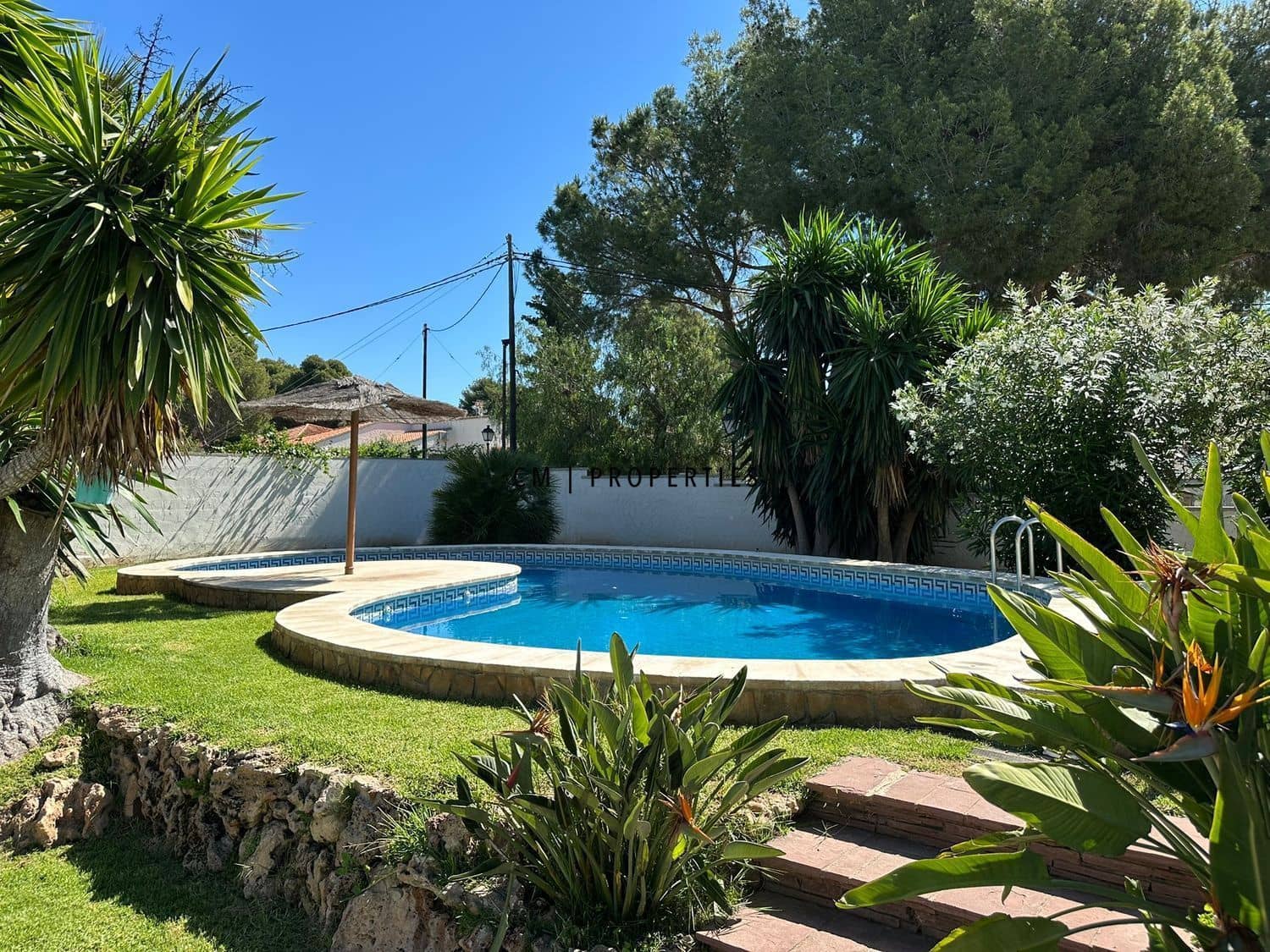 3 soveværelse Villa til leje i Olocau med swimmingpool garage - € 2.000 (Ref: 9279850)