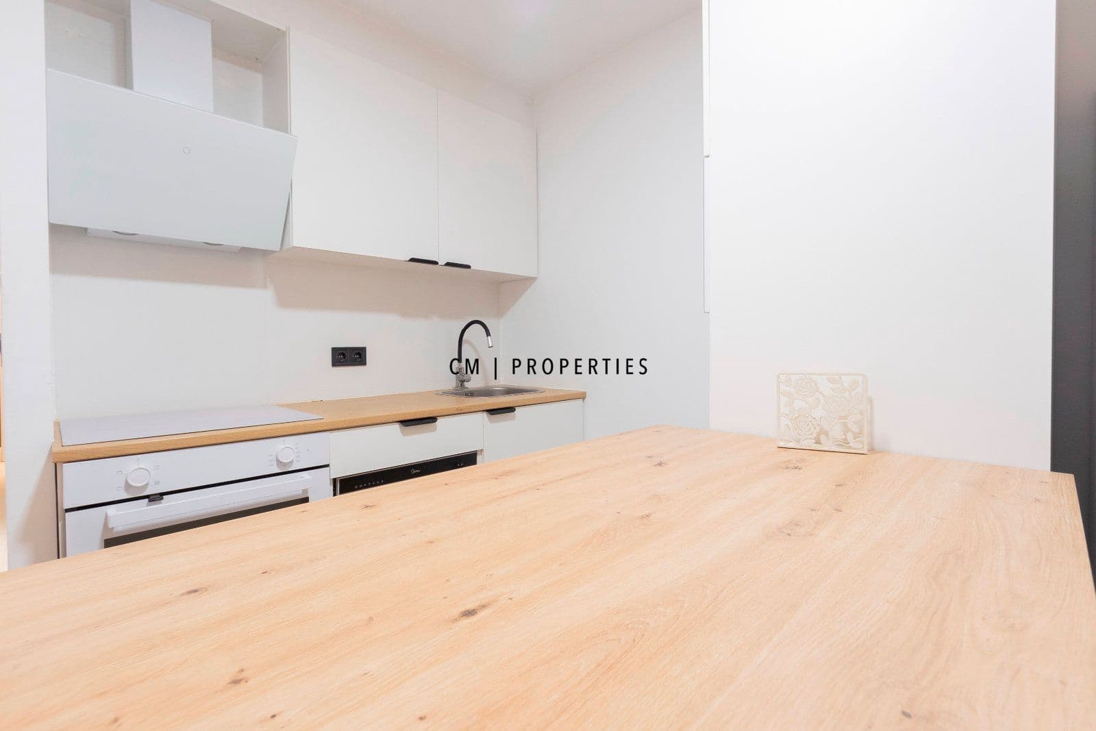 2 bedroom Flat for rent in Valencia city - € 1,450 (Ref: 9283452)