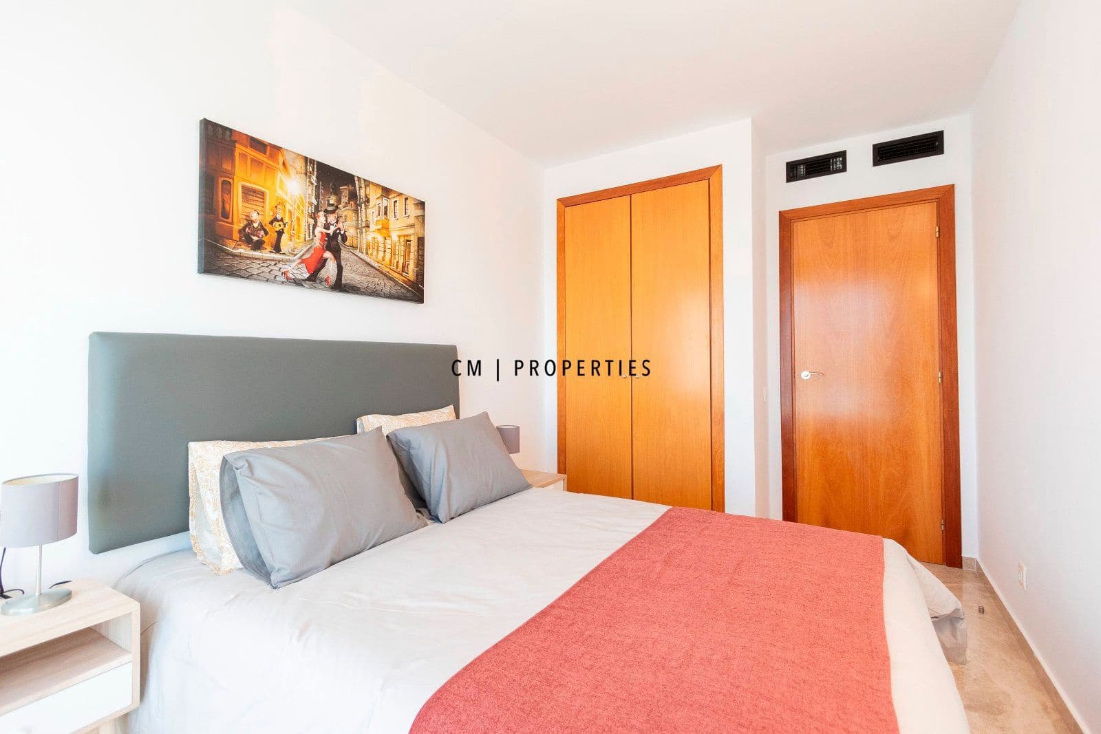 Piso de 3 habitaciones en València ciudad en alquiler con garaje - 2.200 € (Ref: 9292332)