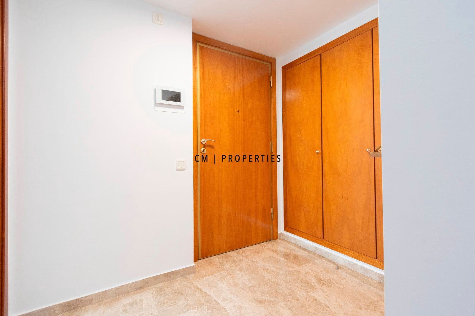 Piso de 3 habitaciones en València ciudad en alquiler con garaje - 2.200 € (Ref: 9292332)